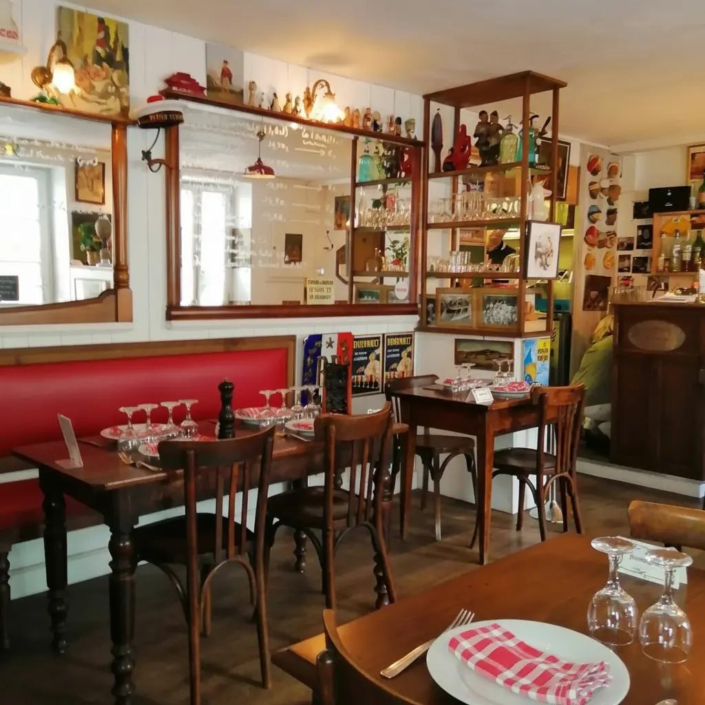 TiHolen_Restaurant_LePetitBanc